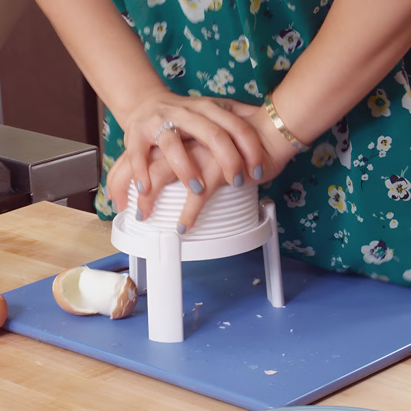 Creative Egg Peeler Tool – Quick & Safe Egg Peeler for Easy Kitchen Use, Perfect Eggstractor Boiled Egg Peeler