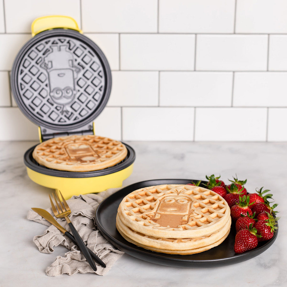 Minions Kevin Round Waffle Maker