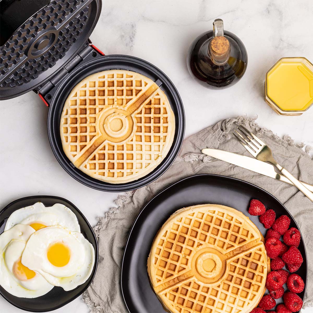 Pokémon Poké Ball Round Waffle Maker