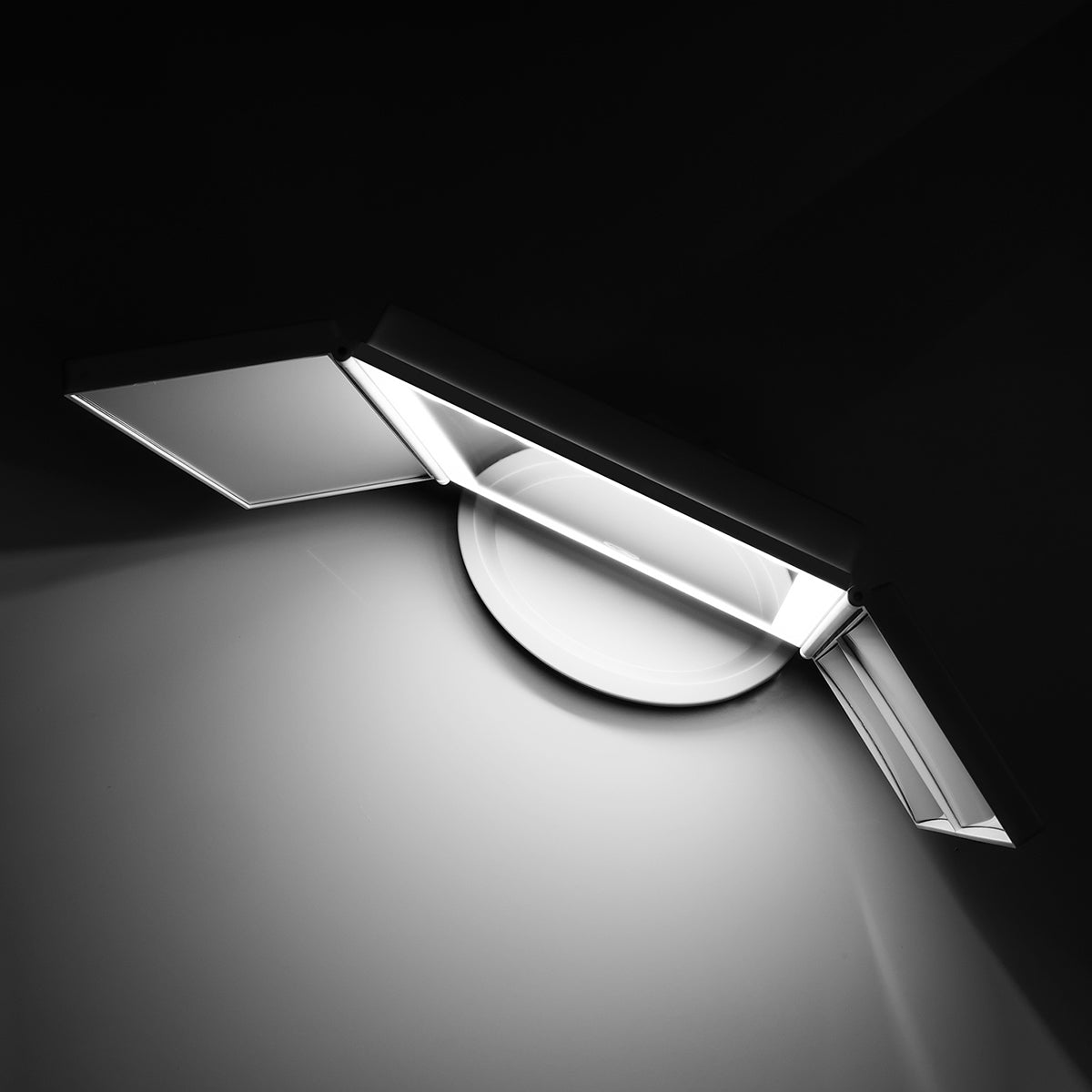 Multiple Magnification Vanity Mirror