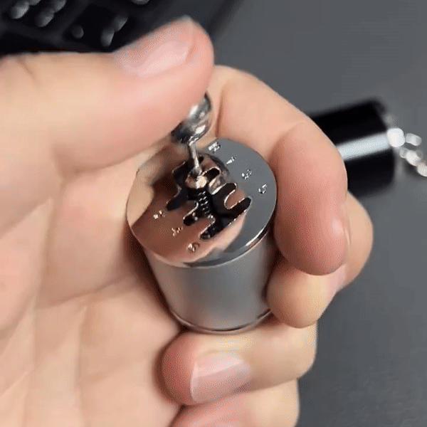 Gear Shift Keychain with Six-Speed Metal Replica and Sturdy Keyring, Compact Zinc Alloy